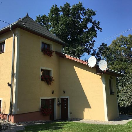 Penzion Pri Kastieli Zaturcie Мартин Экстерьер фото